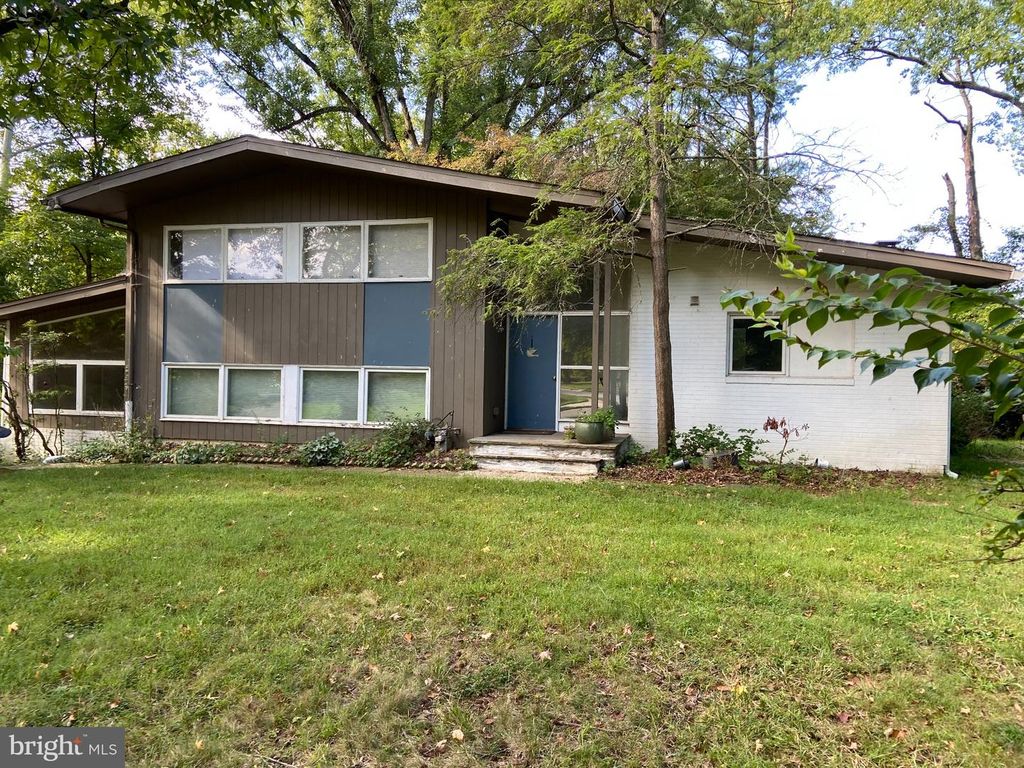 805 HARSTON LN, Erdenheim, PA 19038