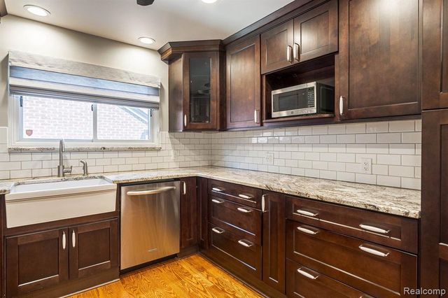 1682 Sherwood Court, Dearborn, MI 48124