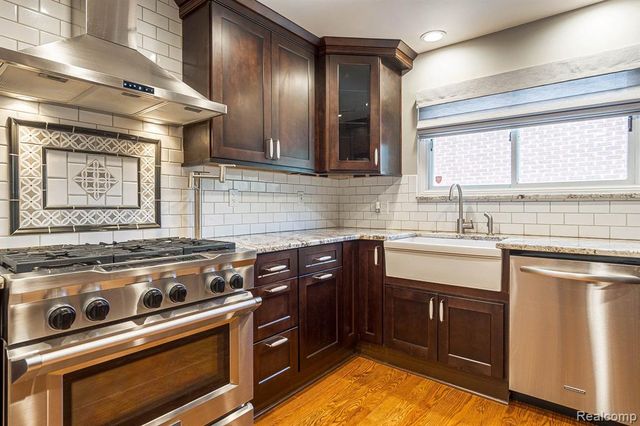1682 Sherwood Court, Dearborn, MI 48124