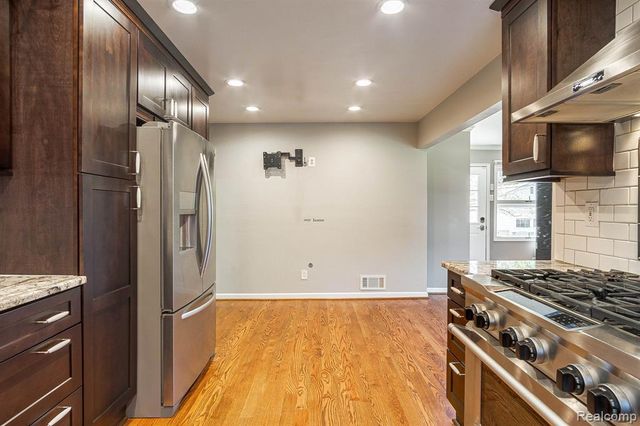 1682 Sherwood Court, Dearborn, MI 48124