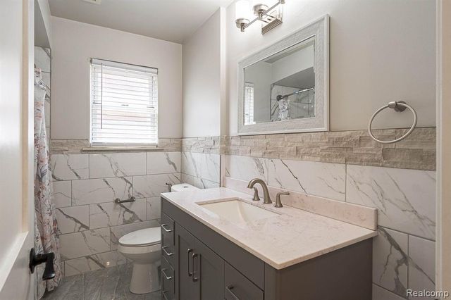 1682 Sherwood Court, Dearborn, MI 48124