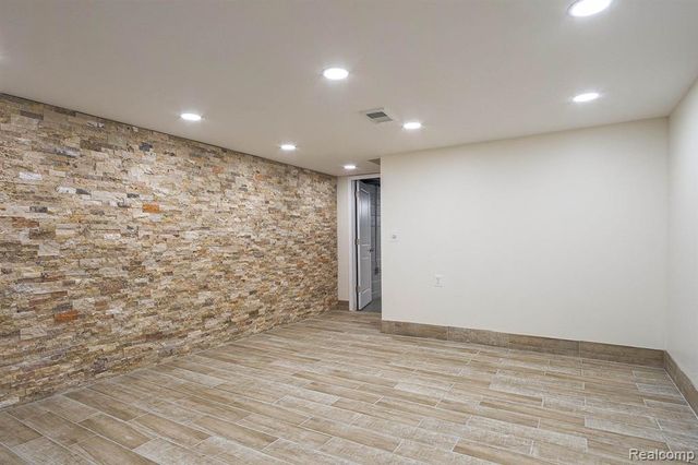 1682 Sherwood Court, Dearborn, MI 48124