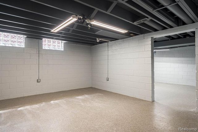 1682 Sherwood Court, Dearborn, MI 48124