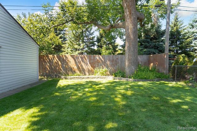 1682 Sherwood Court, Dearborn, MI 48124