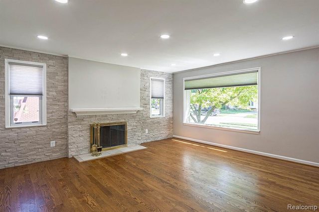 1682 Sherwood Court, Dearborn, MI 48124