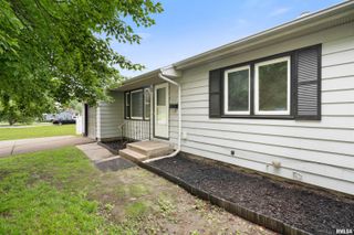 612 WAVERLY Road, Davenport, IA 52804