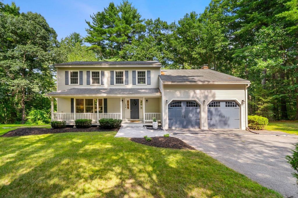 14 Veronica Drive, Bedford, NH 03110