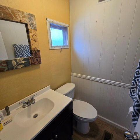 703 Fresh Pond Avenue 175, Calverton, NY 11933