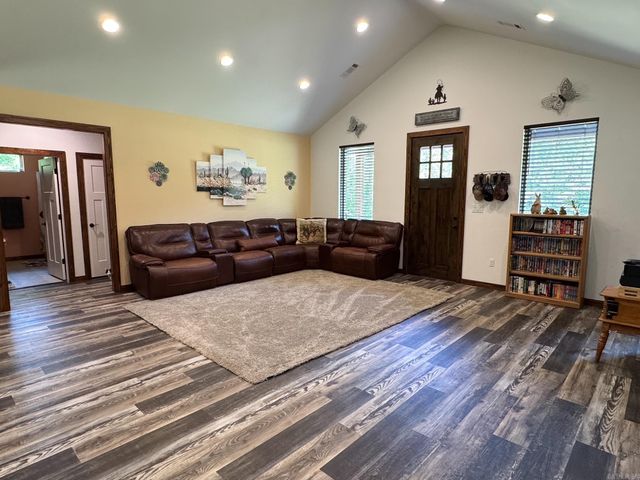 5111 Oklahoma Inn Road, Benton, AR 72015
