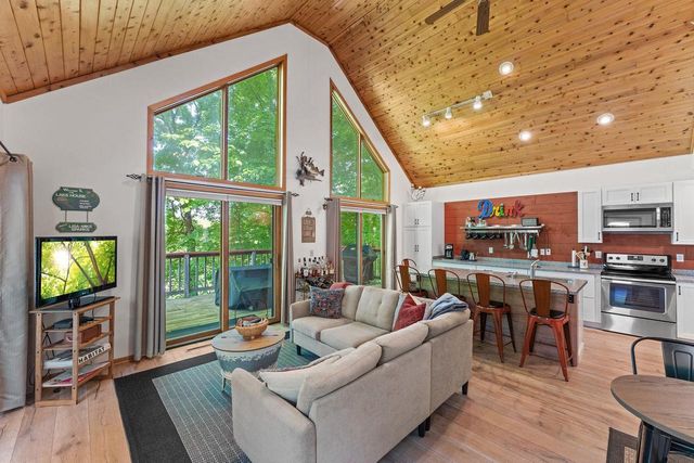 S609 E Redstone Drive, La Valle, WI 53941