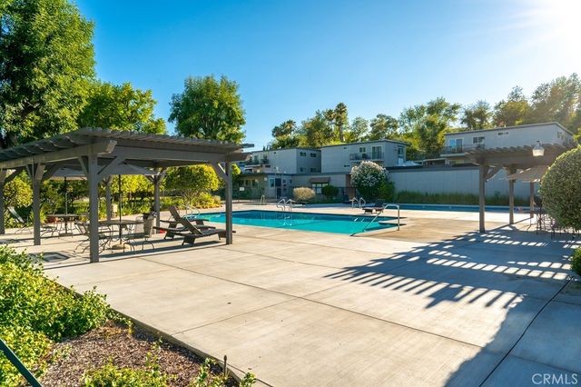 6041 Fountain Park Street 9, Woodland Hills, CA 91367