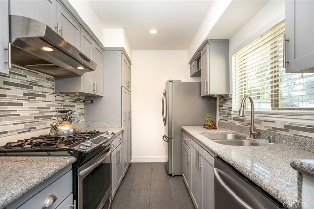 6041 Fountain Park Street 9, Woodland Hills, CA 91367