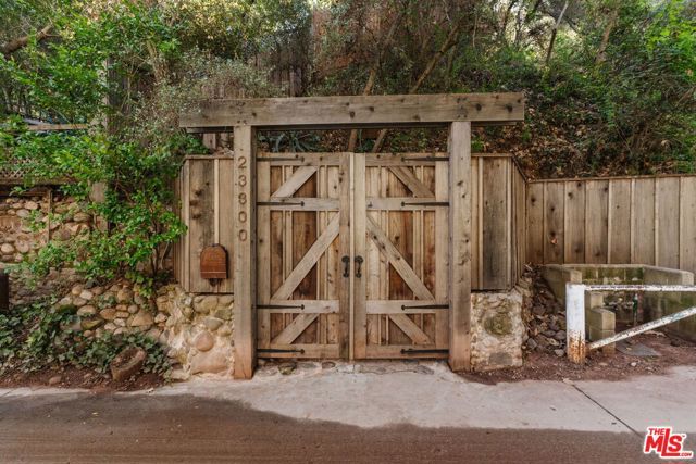 23300 Red Rock Road, Topanga (los Angeles), CA 90290