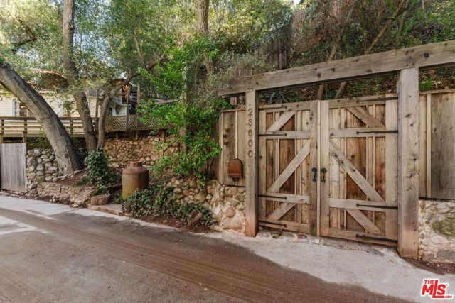 23300 Red Rock Road, Topanga (los Angeles), CA 90290