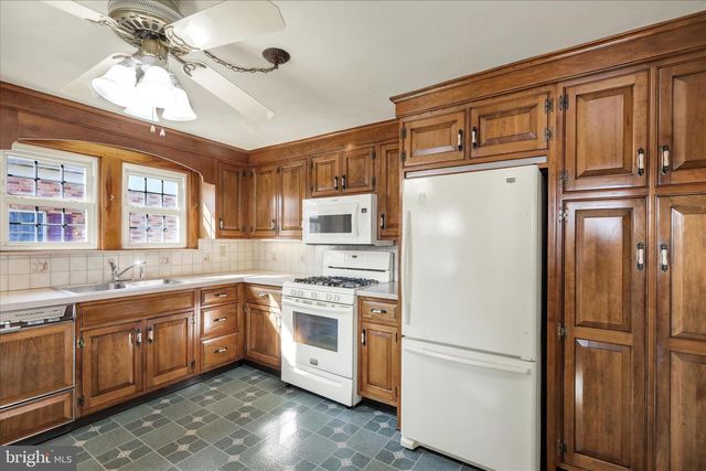 980 QUENTIN RD, Lebanon, PA 17042