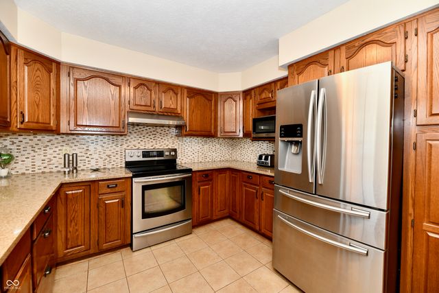 1010 Lakewood N Drive, Brownsburg, IN 46112