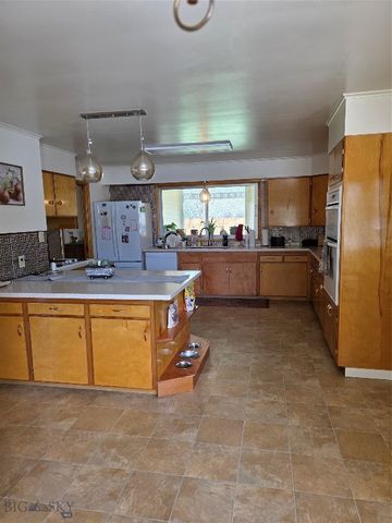 606 S Arizona, Dillon, MT 59725