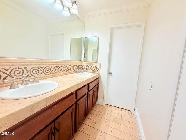 6315 Seville Avenue H, Huntington Park, CA 90255