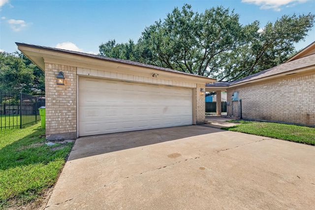 2014 Franklin Circle, Rosenberg, TX 77471