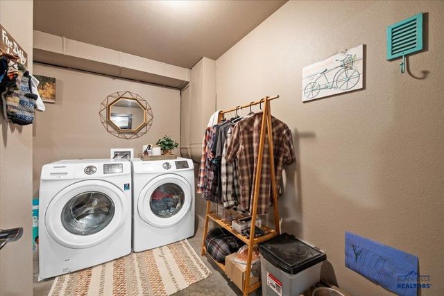 3749 BEARTOOTH LOOP, Spearfish, SD 57783