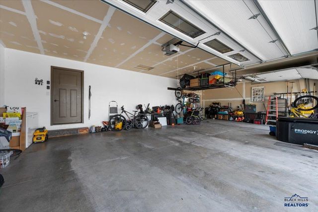 3749 BEARTOOTH LOOP, Spearfish, SD 57783