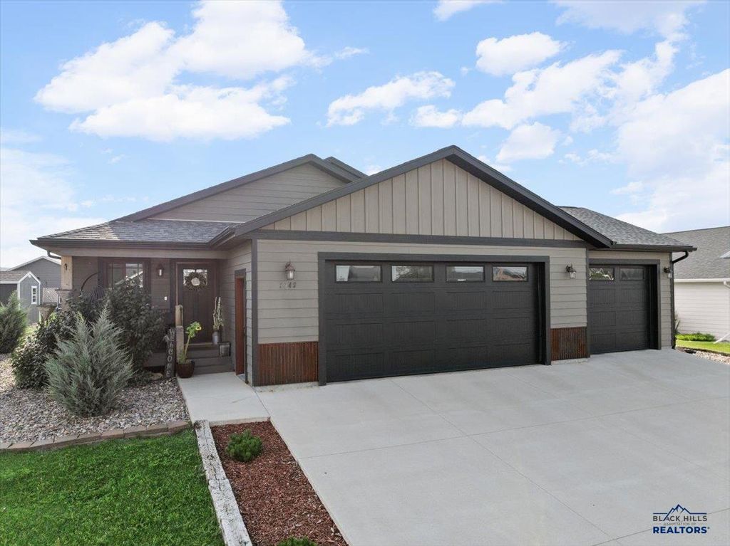 3749 BEARTOOTH LOOP, Spearfish, SD 57783