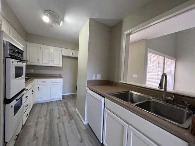 1902 Three Stars Road, Edmond, OK 73034