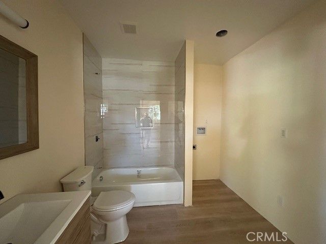 9722 Natick, North Hills (los Angeles), CA 91343