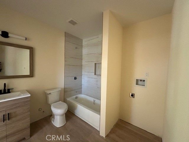 9722 Natick, North Hills (los Angeles), CA 91343