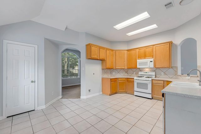 22 English Lavender Place, The Woodlands, TX 77382