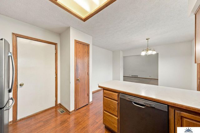 8000 Glynoaks Drive, Lincoln, NE 68516