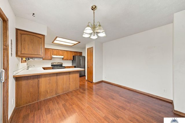 8000 Glynoaks Drive, Lincoln, NE 68516