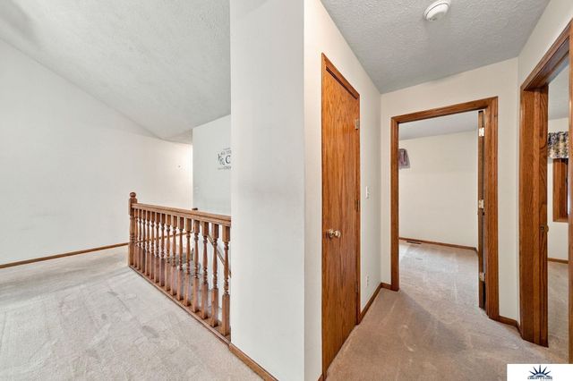 8000 Glynoaks Drive, Lincoln, NE 68516