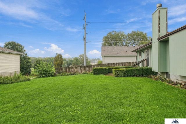 8000 Glynoaks Drive, Lincoln, NE 68516
