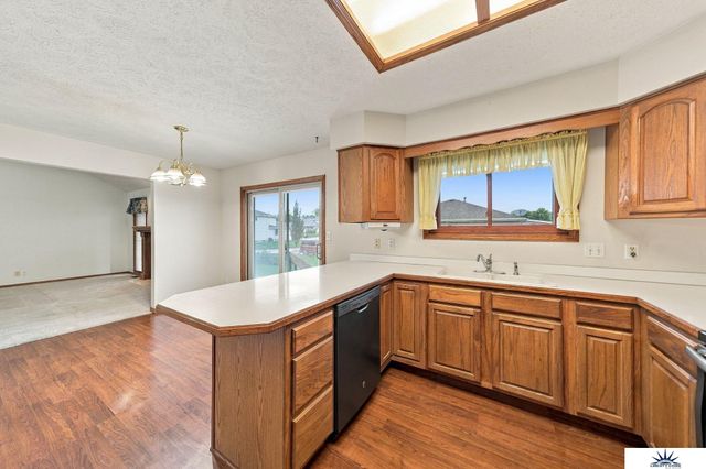 8000 Glynoaks Drive, Lincoln, NE 68516