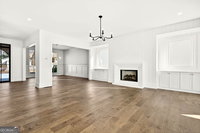 102 King Street, Roswell, GA 30075