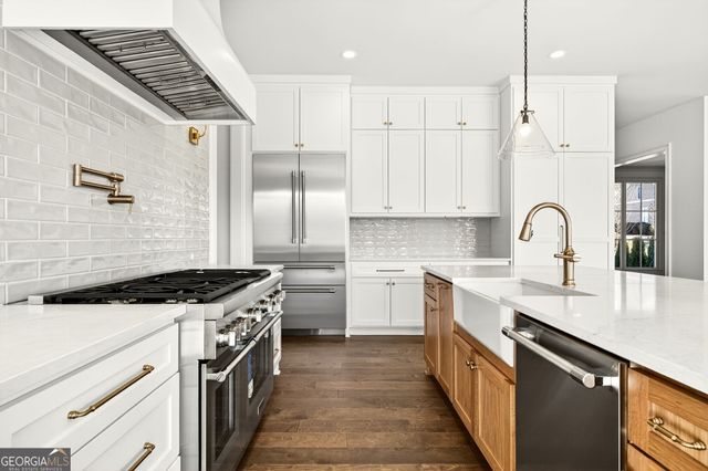 102 King Street, Roswell, GA 30075