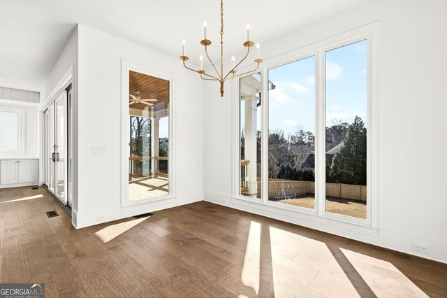 102 King Street, Roswell, GA 30075