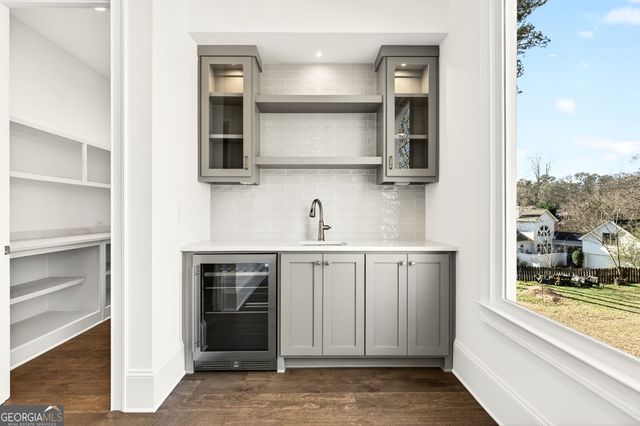 102 King Street, Roswell, GA 30075