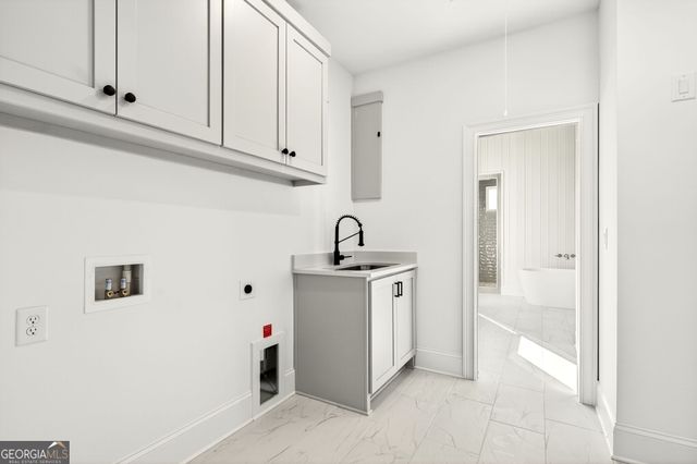 102 King Street, Roswell, GA 30075