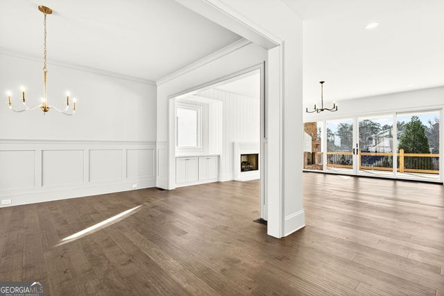 102 King Street, Roswell, GA 30075