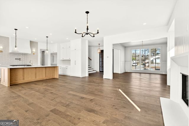 102 King Street, Roswell, GA 30075