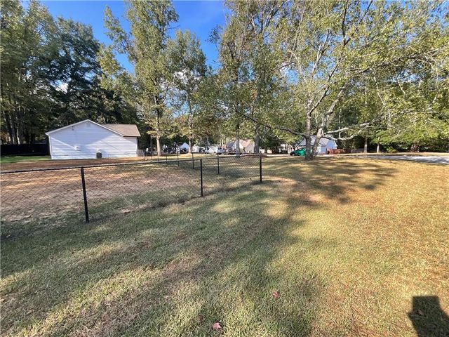 70 Ridgewood Trail, Stockbridge, GA 30281