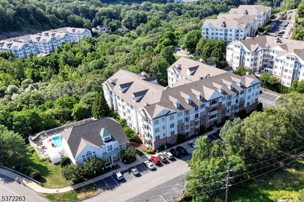 1315 Wharton Ct, Riverdale Boro, NJ 07457
