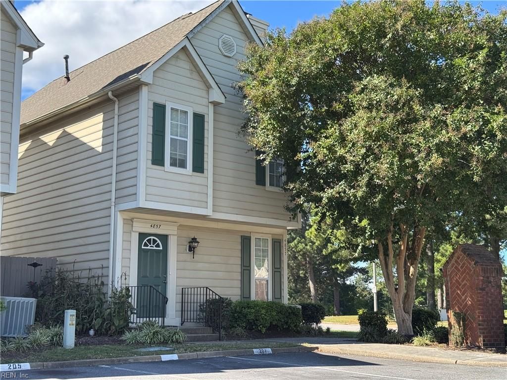 4857 Haymarket DR, Virginia Beach, VA 23462