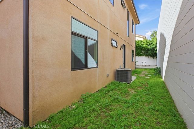 7608 Ani Way, North Hollywood, CA 91605