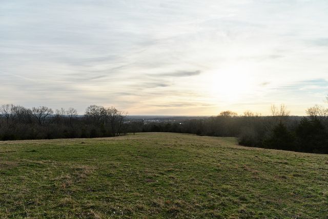 1462 Old Highway 99, Columbia, TN 38401