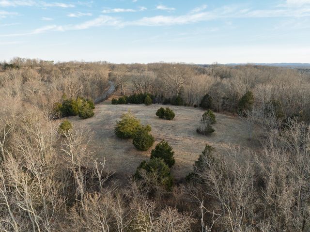 1462 Old Highway 99, Columbia, TN 38401