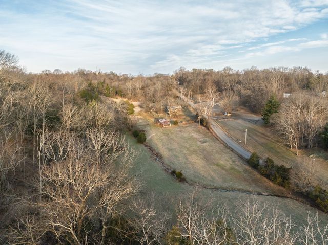 1462 Old Highway 99, Columbia, TN 38401