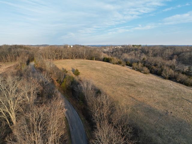 1462 Old Highway 99, Columbia, TN 38401